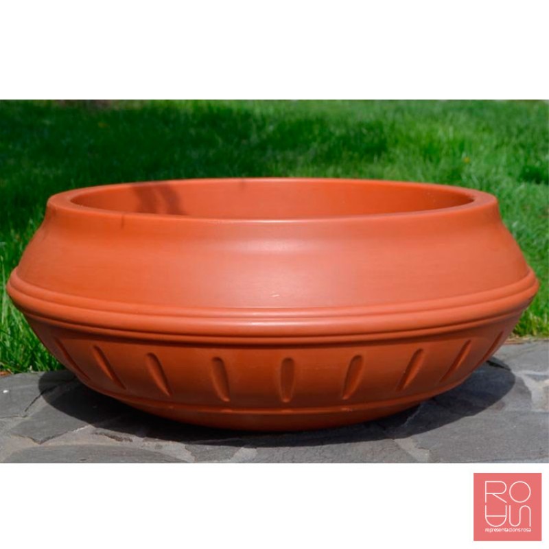 Jardinera de polietilè amb suport M600